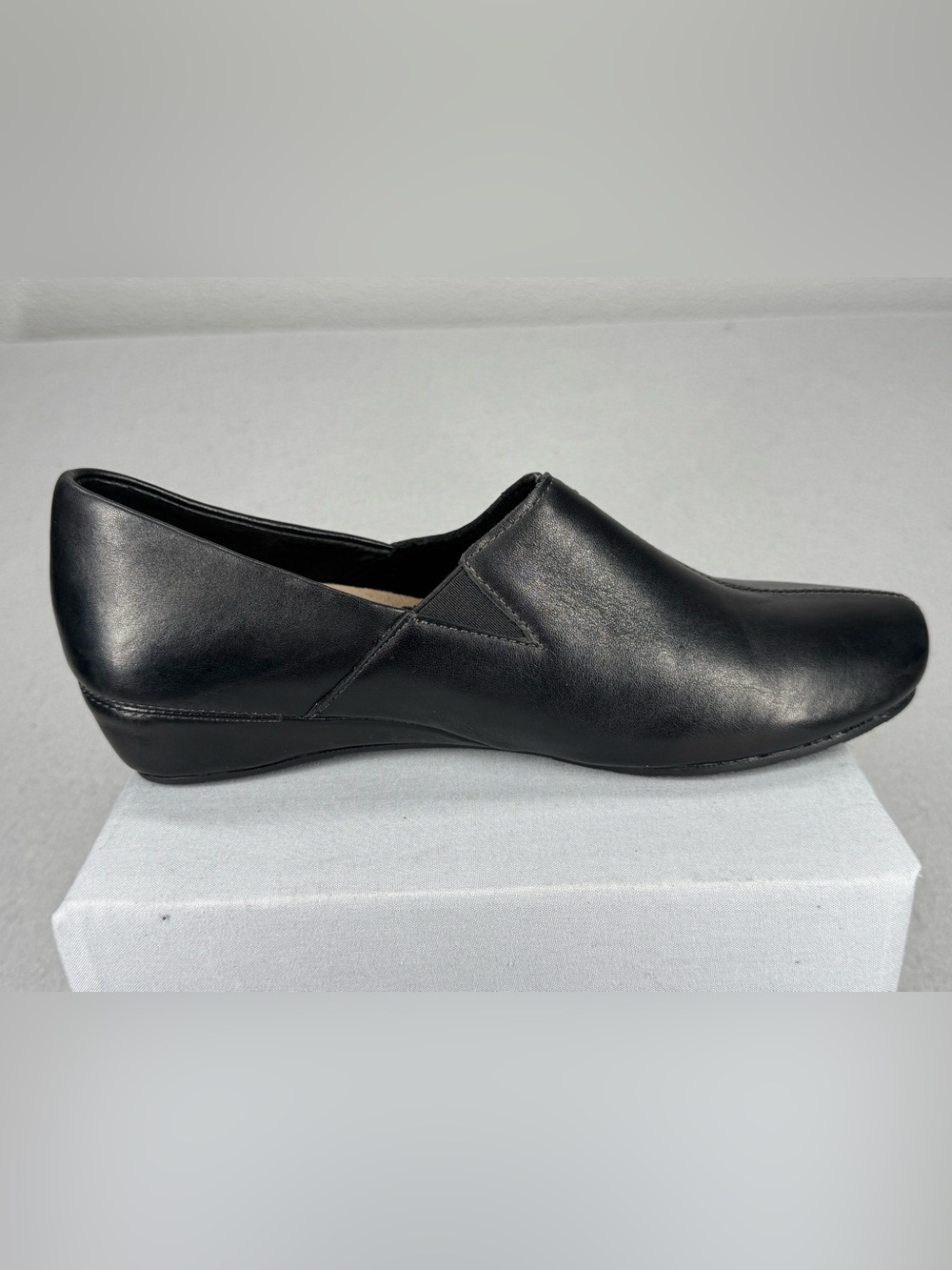Taos Scheme Black Leather Slip-On Wedge Loafer Shoes 8 - Picture 5 of 10